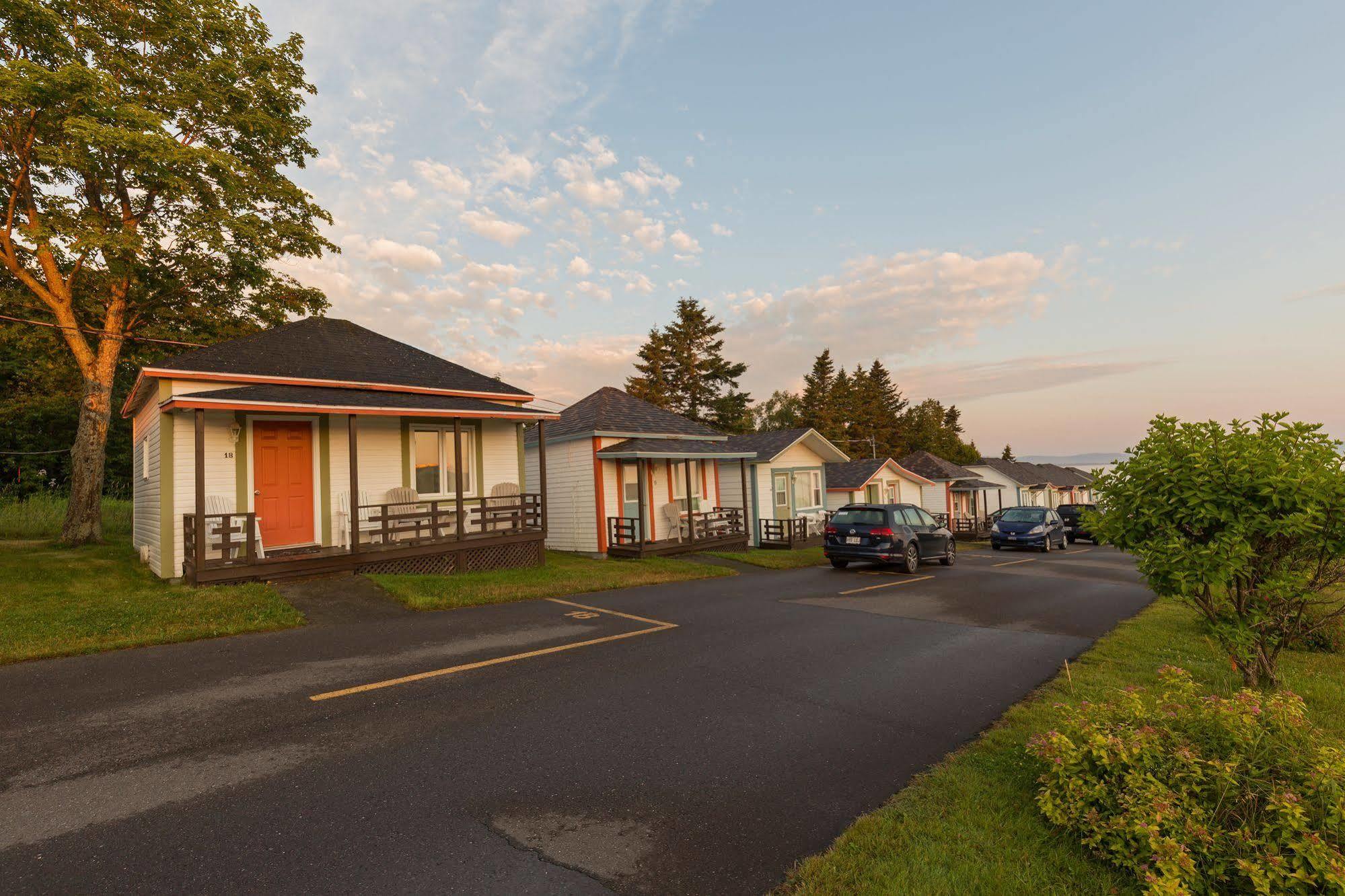 Motel Au Fleuve D'Argent Rivière-du-Loup Exterior foto