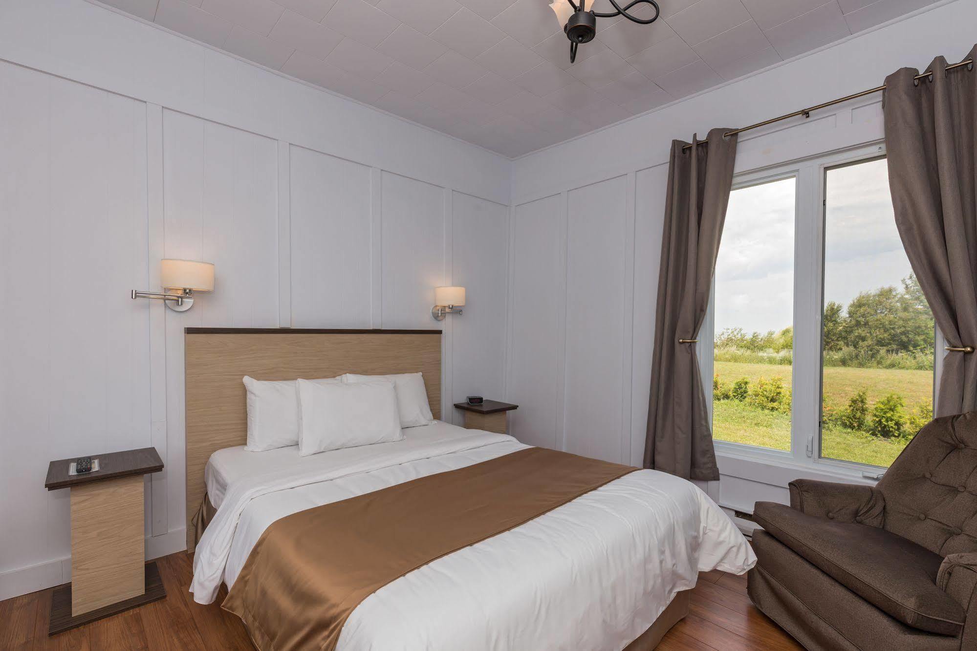 Motel Au Fleuve D'Argent Rivière-du-Loup Exterior foto