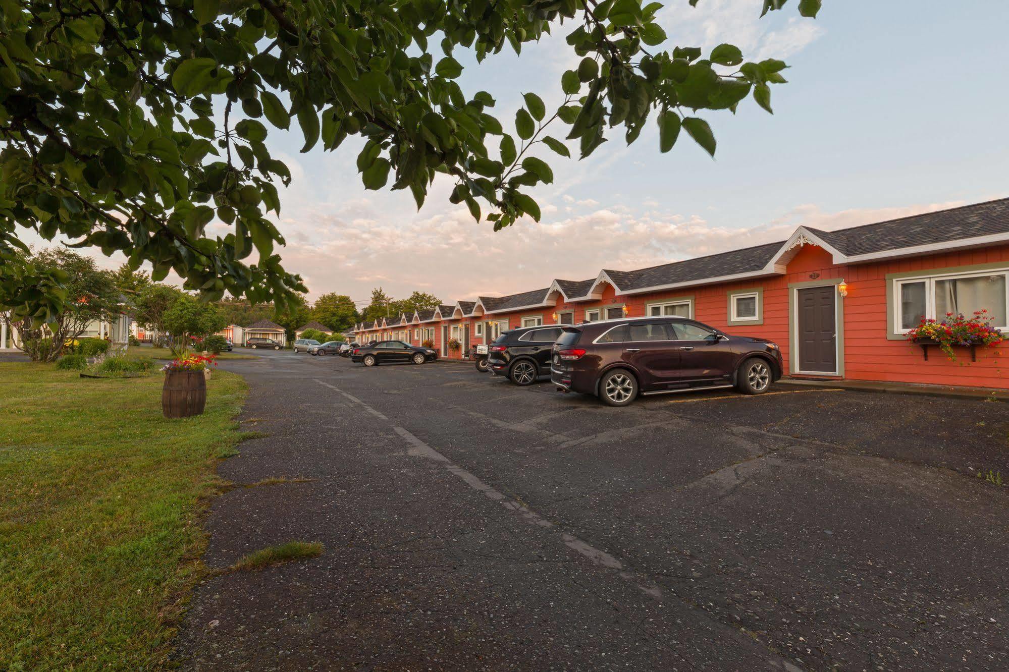 Motel Au Fleuve D'Argent Rivière-du-Loup Exterior foto