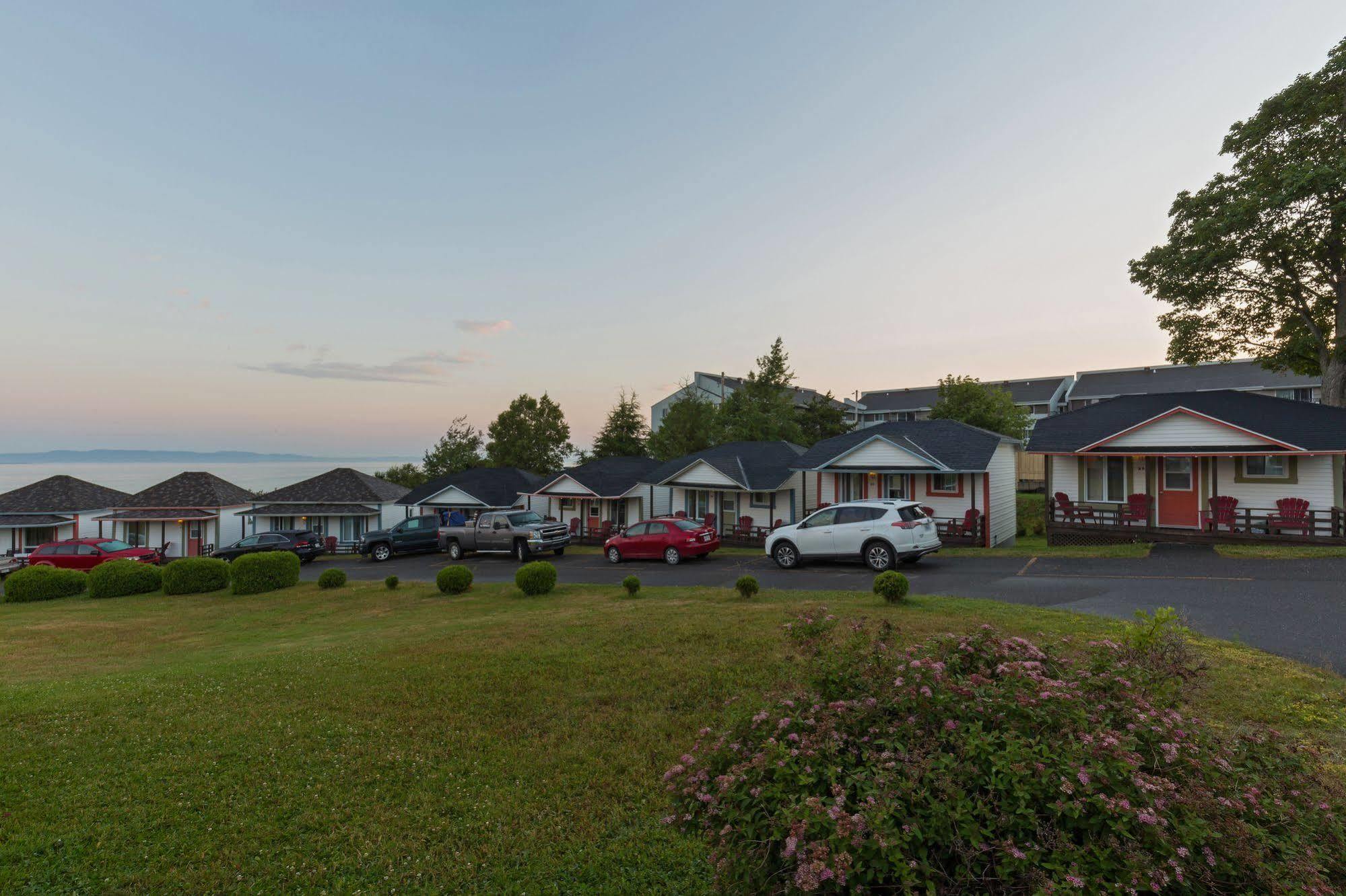 Motel Au Fleuve D'Argent Rivière-du-Loup Exterior foto